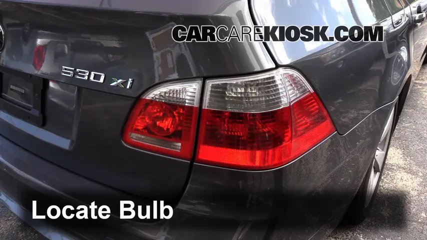 2006 BMW 530xi 3.0L 6 Cyl. Wagon Éclairage Feu clignotant arrière (remplacer l'ampoule)